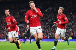 开云平台-关于曼联主场大胜保持领先，努力为英超冠军而战的信息