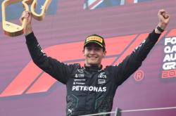 开云体育官网-包含雷诺车队横扫法拉利，拉塞尔点燃赛场的词条