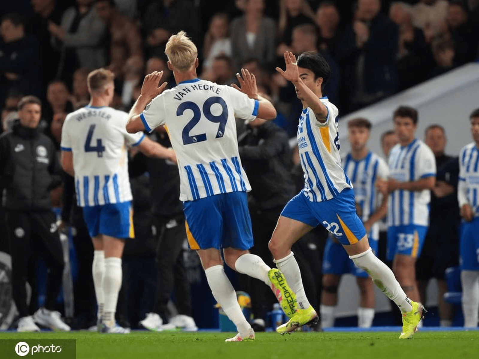 利物浦客场战胜布莱顿,范戴克头球破门的简单介绍 利物浦客场战胜布莱顿,范戴克头球破门的简单介绍