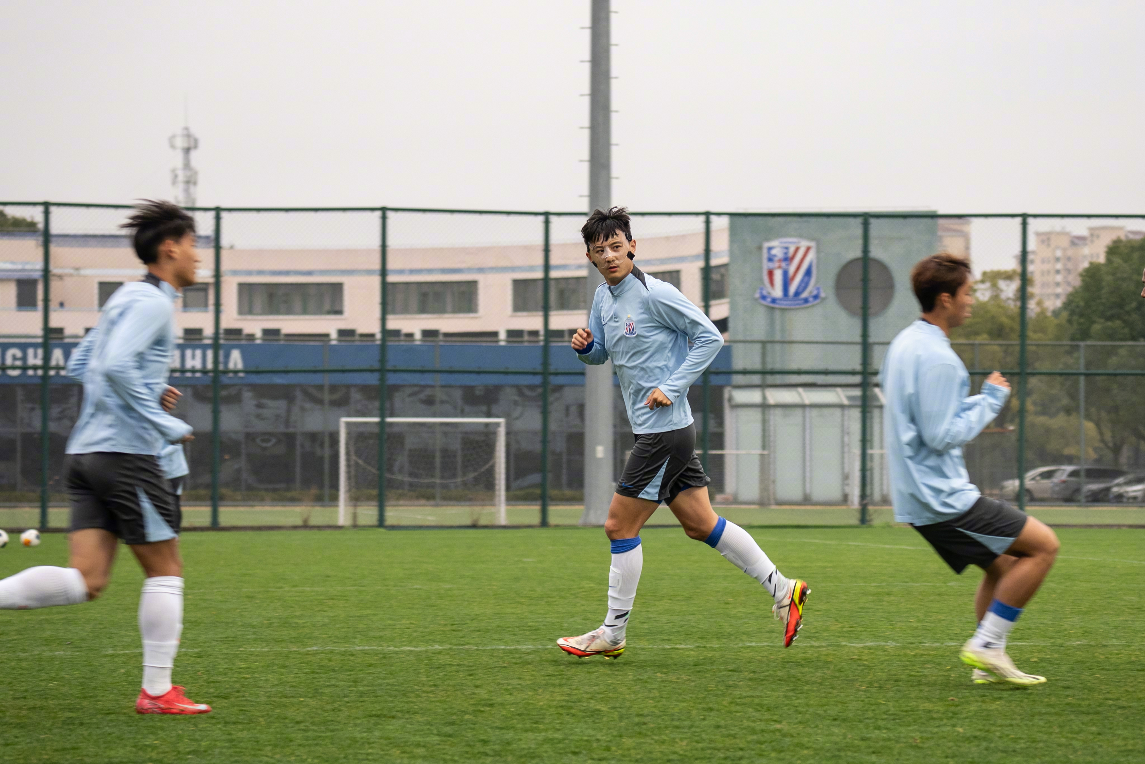 上海申花队晋级至下一轮比赛 上海申花队晋级至下一轮比赛