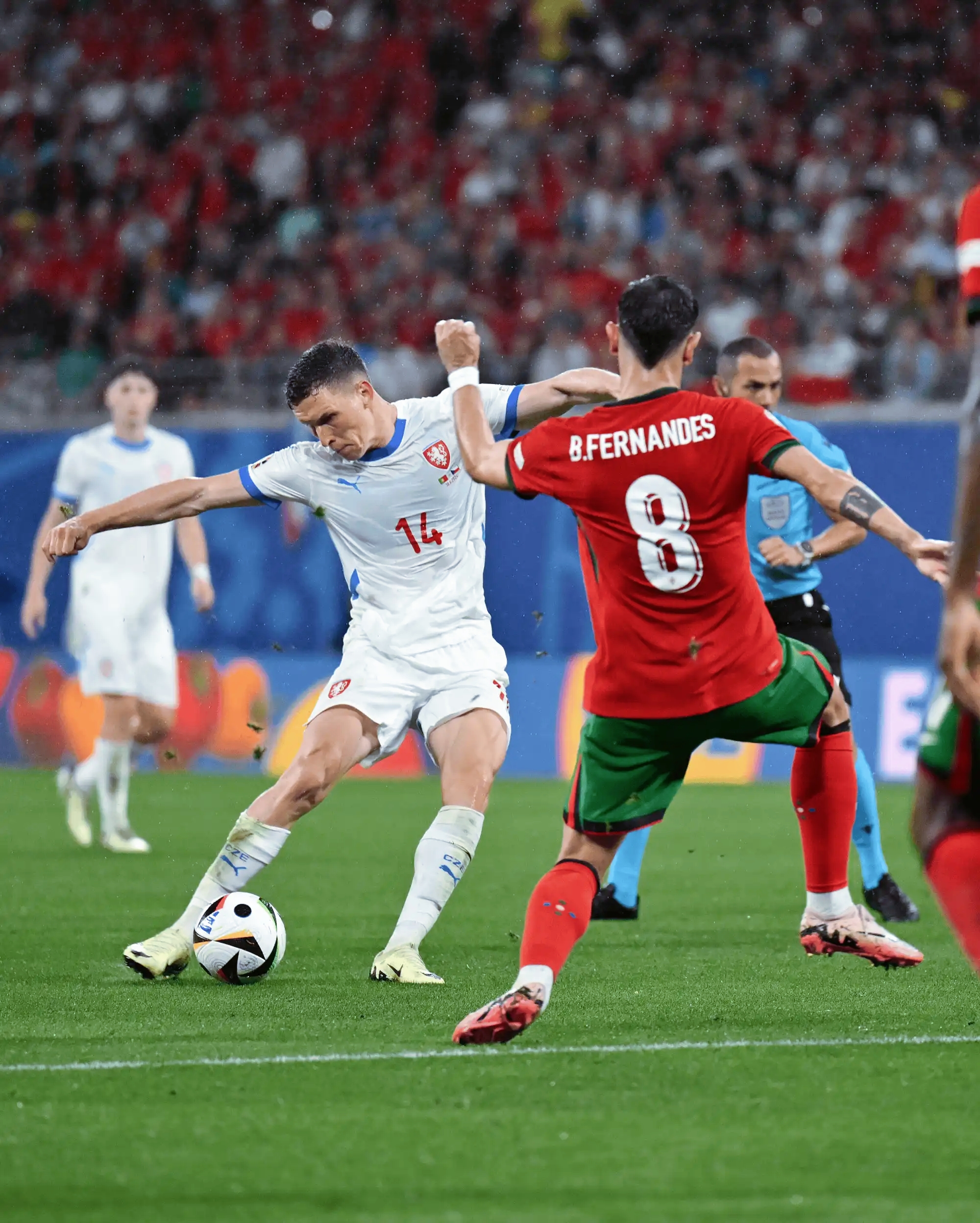 欧洲强队再次出色表现,夺冠呼声日益高涨的简单介绍 欧洲强队再次出色表现,夺冠呼声日益高涨的简单介绍