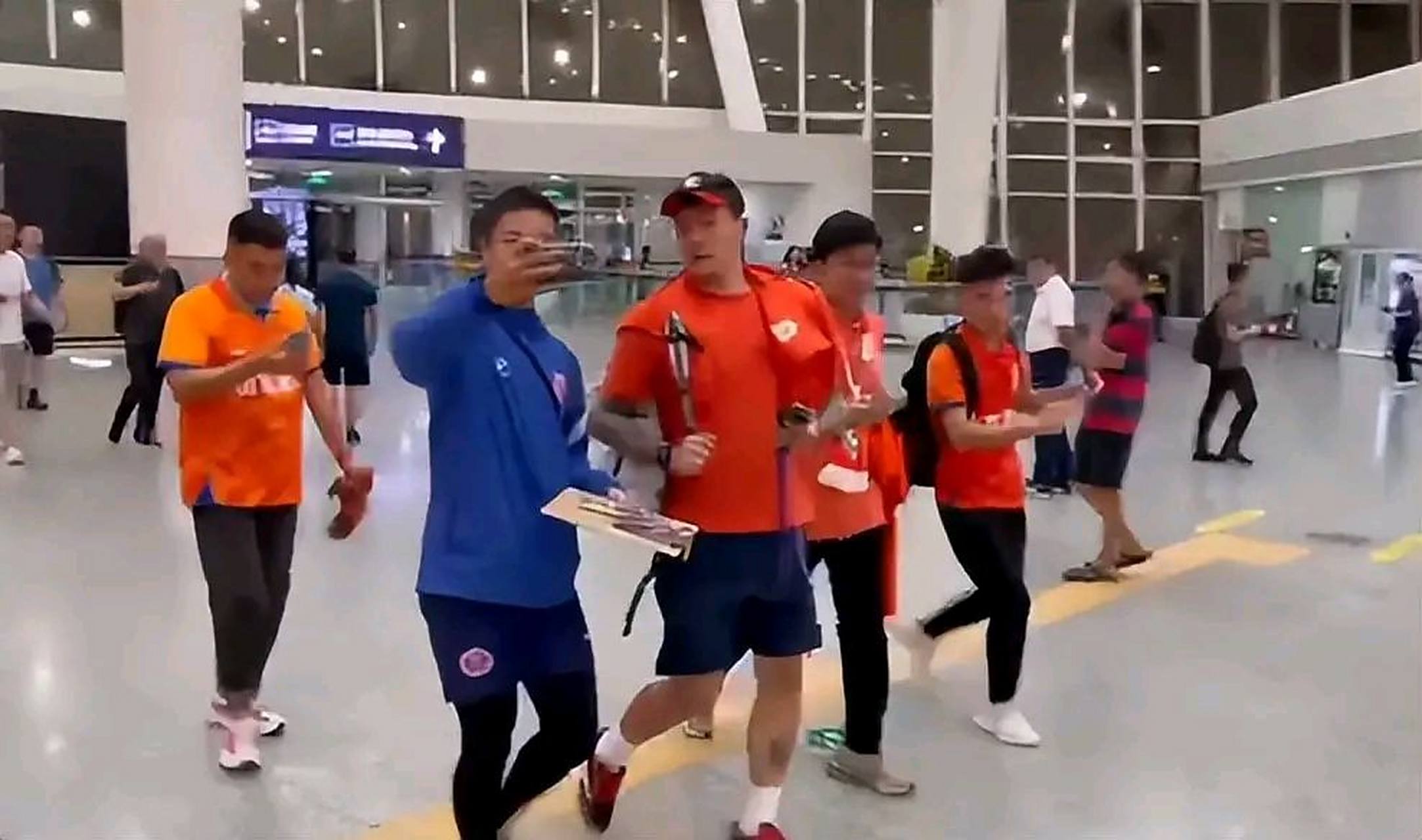 球队士气高涨，备战接下来的比赛