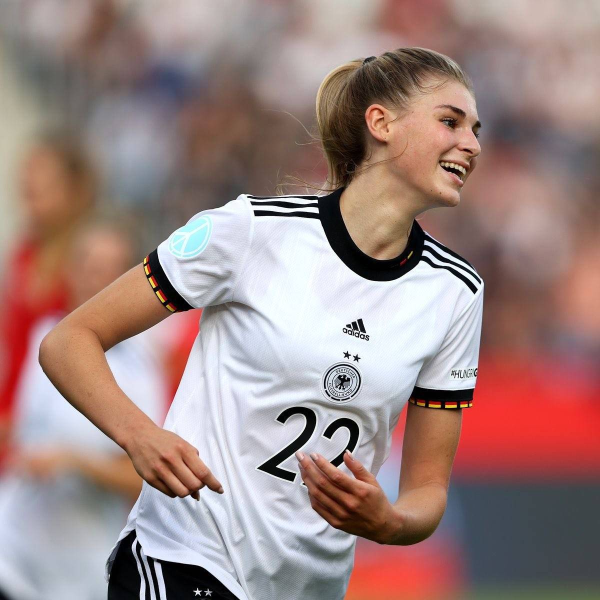 包含德国女足队长赛场暴击，令对手胆战心惊的词条