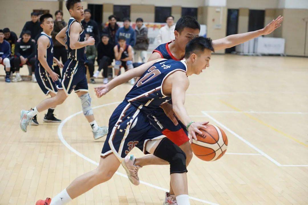 英格兰女篮大胜津巴布韦，晋级国际篮球比赛八强的简单介绍