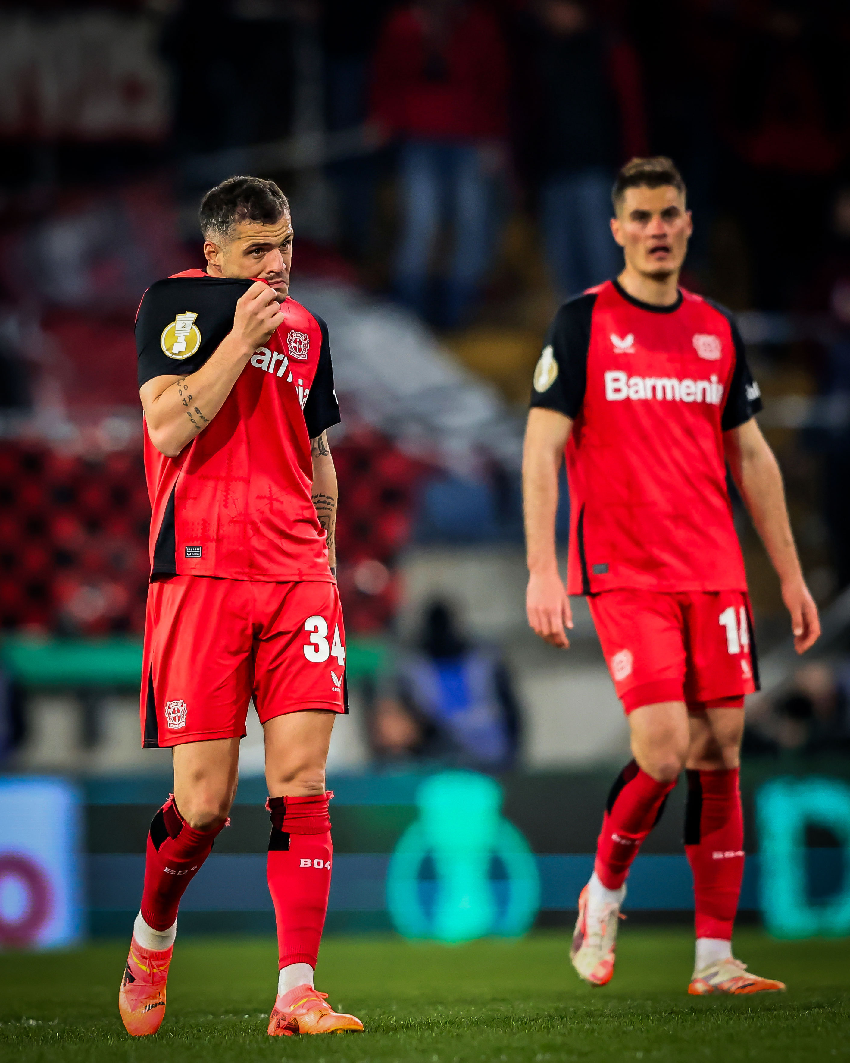 包含勒沃库森胜负在握，主场战绩振奋球迷的词条