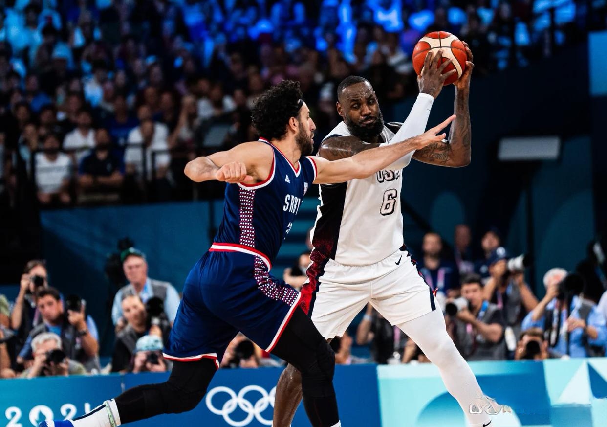 包含一名球员在关键时刻挺身而出,打出全场最佳表现的词条 包含一名球员在关键时刻挺身而出,打出全场最佳表现的词条