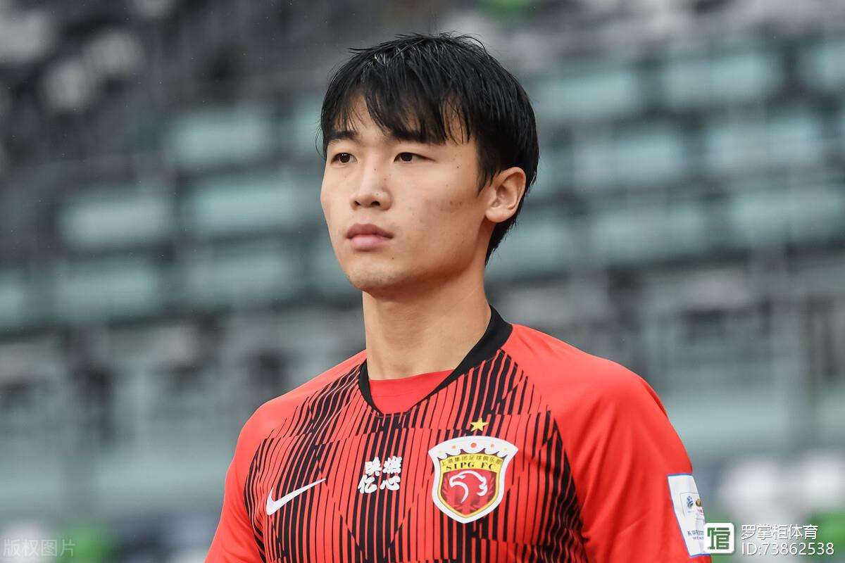 上港小将崭露头角，成为球队未来之星