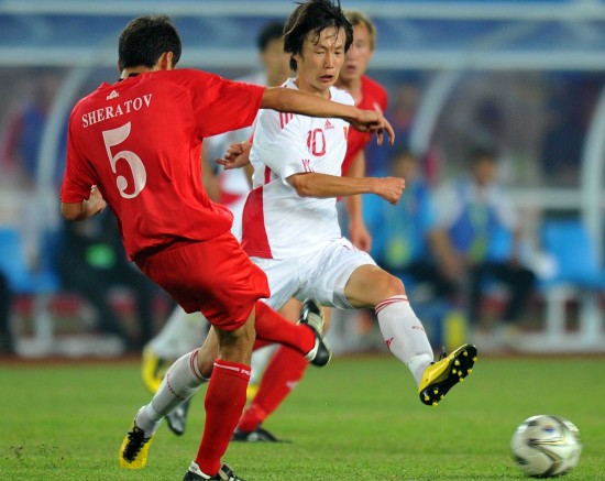 国家队凭借超强攻势，压倒对手取胜