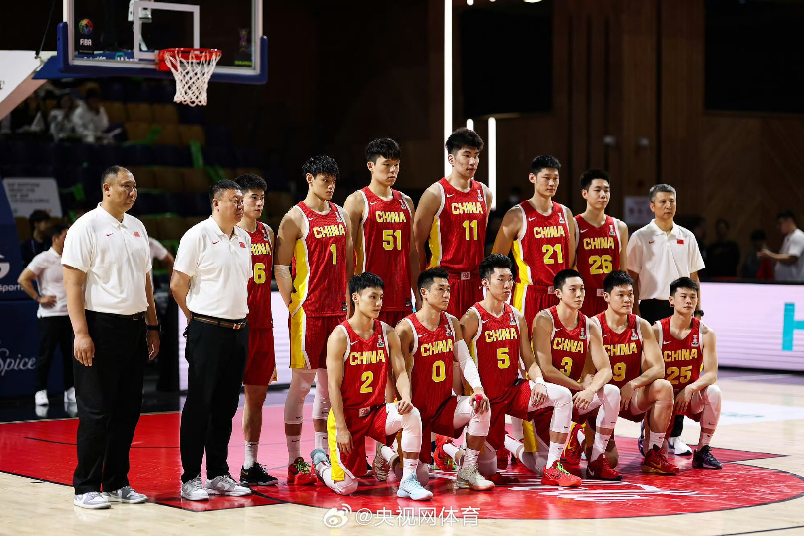 男篮胜利夺冠,中国代表团霸气四射 男篮胜利夺冠,中国代表团霸气四射